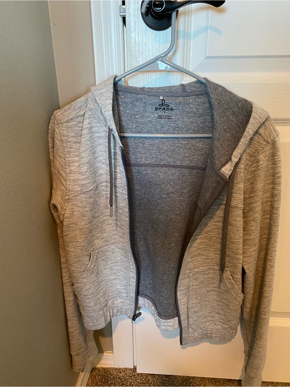 Prana Heather Gray Pullover Sweatshirt